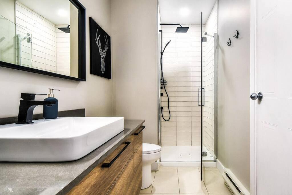 Chic Mt-Tremblant Condo With View On The Lake By Denstays Mont-Tremblant Kültér fotó
