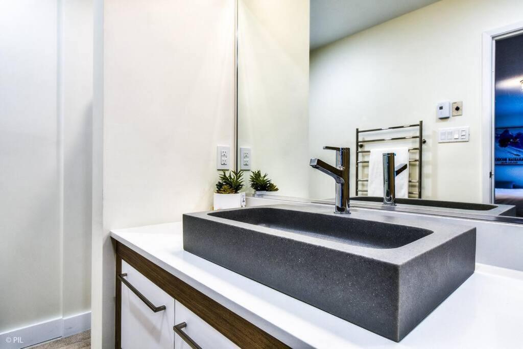 Chic Mt-Tremblant Condo With View On The Lake By Denstays Mont-Tremblant Kültér fotó