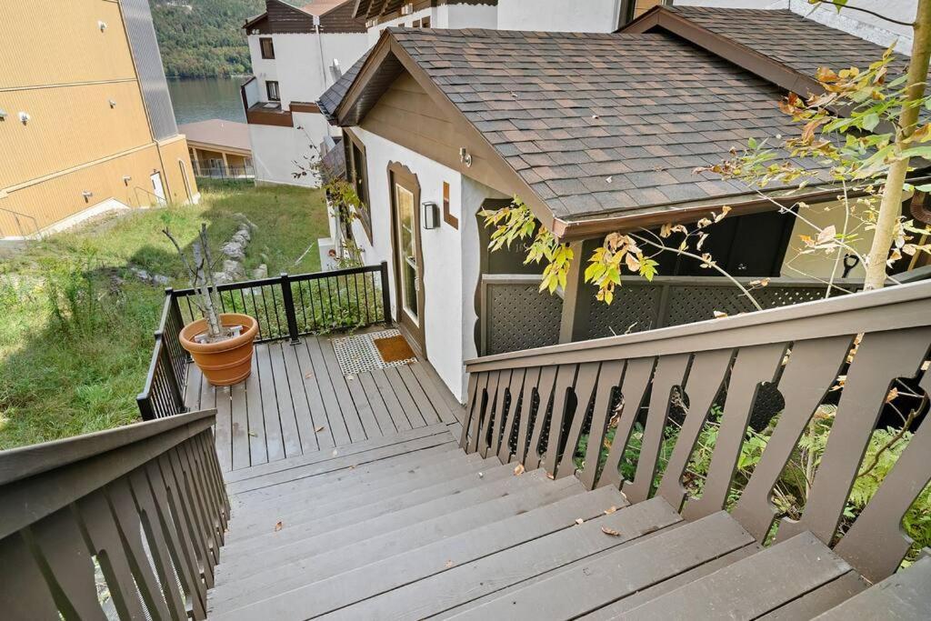 Chic Mt-Tremblant Condo With View On The Lake By Denstays Mont-Tremblant Kültér fotó