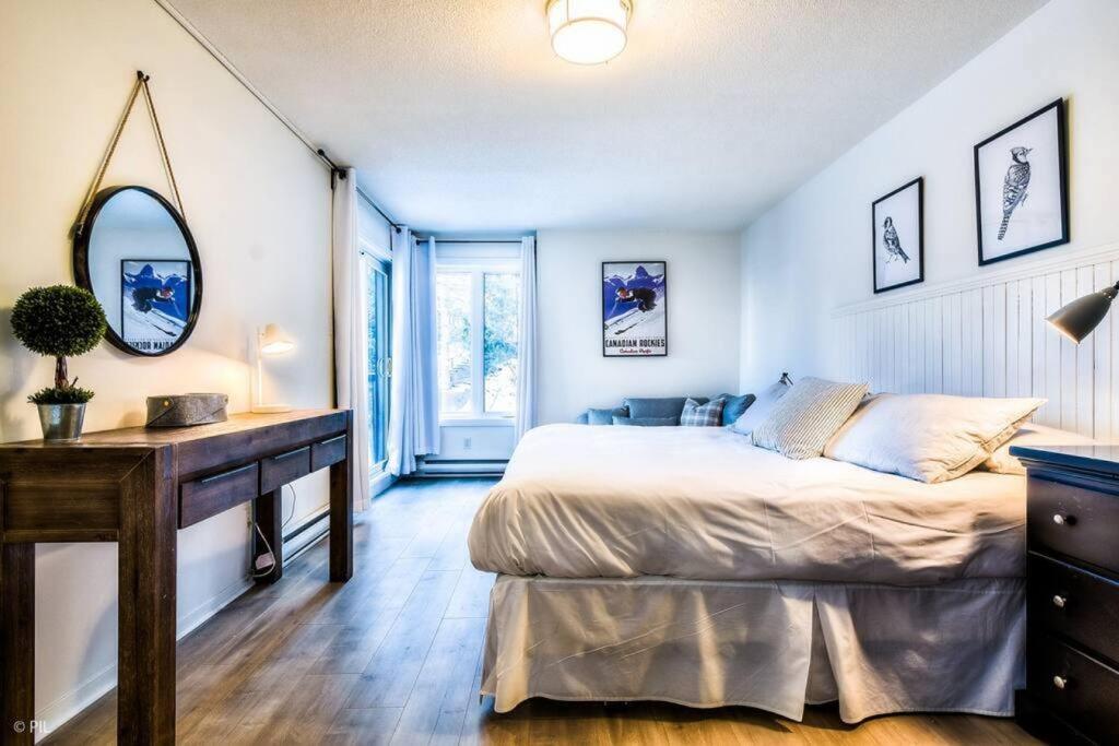 Chic Mt-Tremblant Condo With View On The Lake By Denstays Mont-Tremblant Kültér fotó
