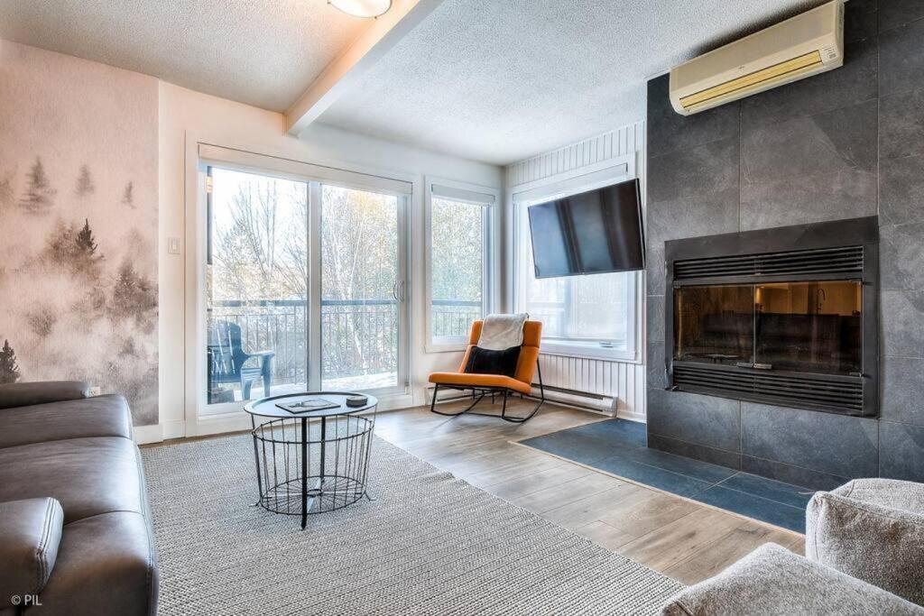 Chic Mt-Tremblant Condo With View On The Lake By Denstays Mont-Tremblant Kültér fotó