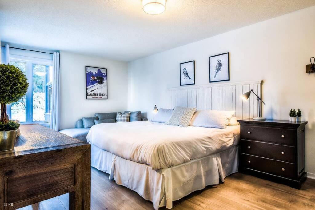 Chic Mt-Tremblant Condo With View On The Lake By Denstays Mont-Tremblant Kültér fotó